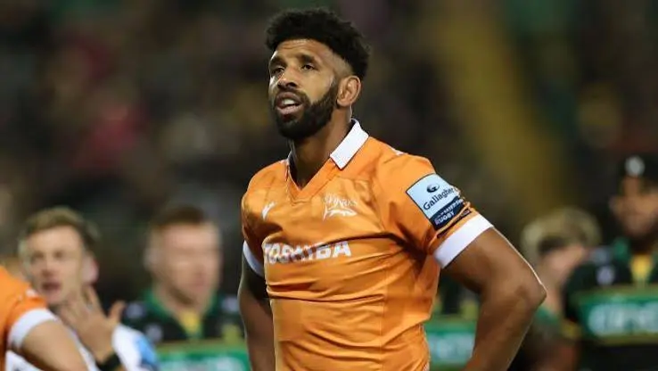 Hyron Andrews in Sale Sharks' orange strip